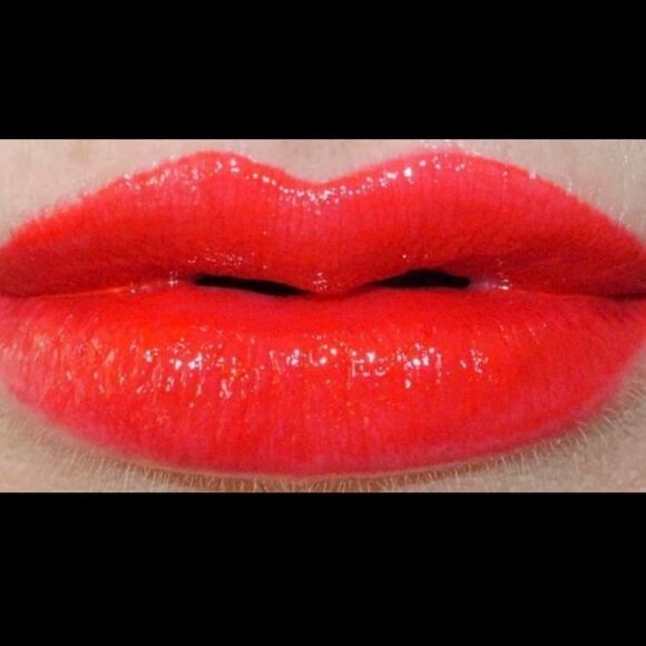 M.A.C. COSMETICS Shot of Colour Lip Oil in Flash Me. Full Size. NEW. - Picture 3 of 6